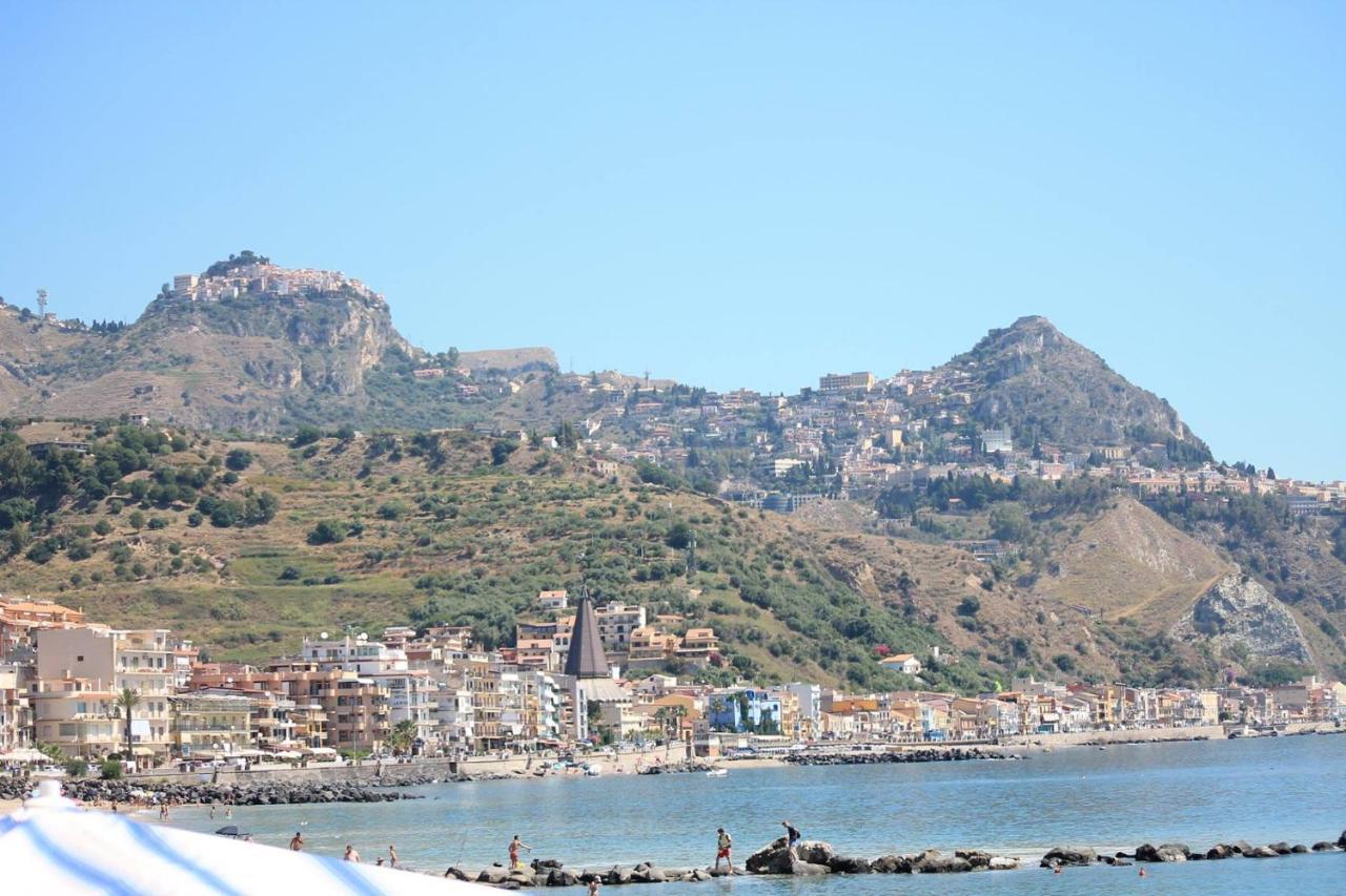 Casa Capri Lejlighed Giardini Naxos Eksteriør billede