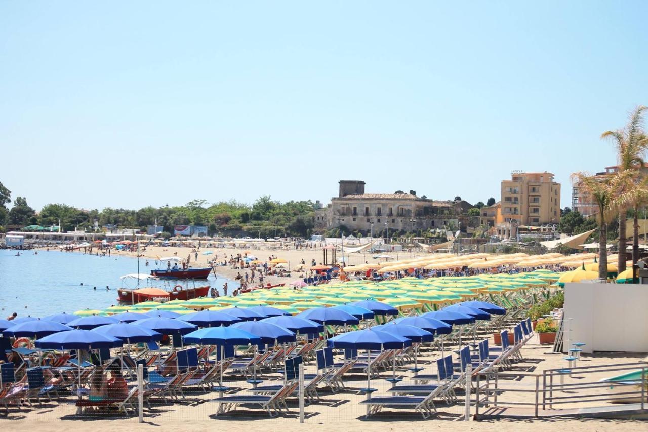 Casa Capri Lejlighed Giardini Naxos Eksteriør billede