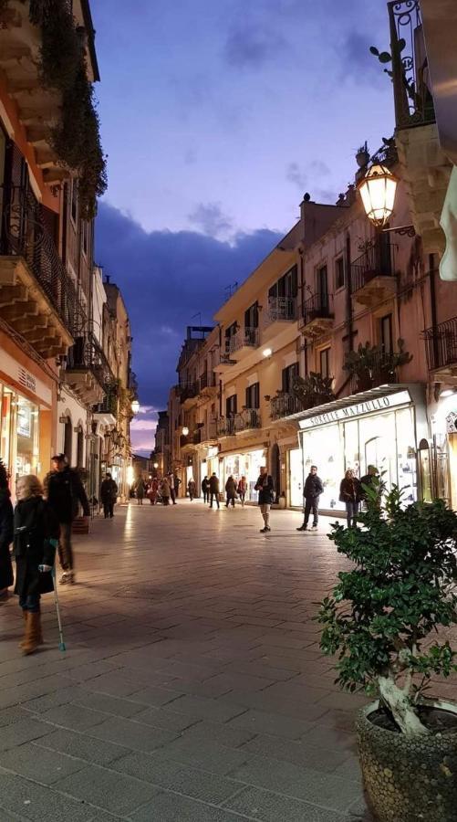 Casa Capri Lejlighed Giardini Naxos Eksteriør billede