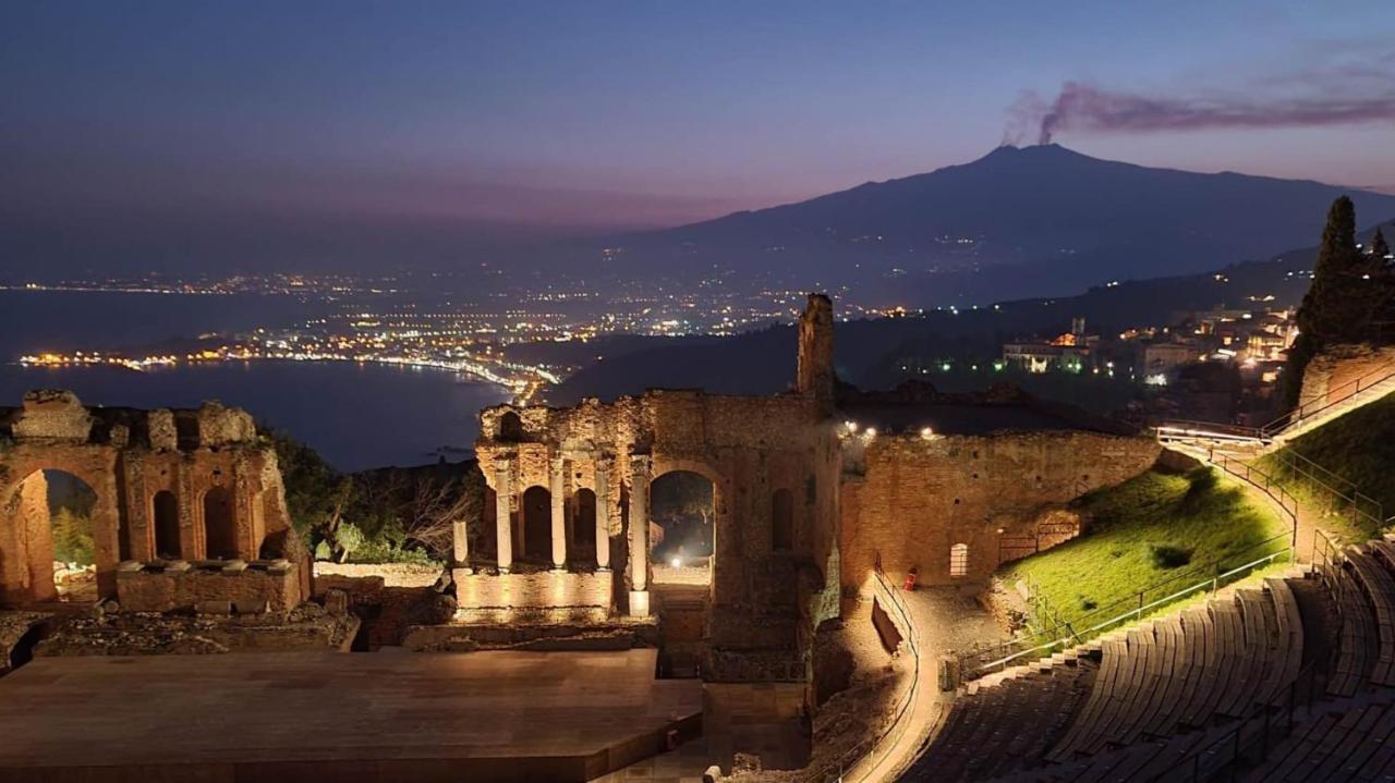 Casa Capri Lejlighed Giardini Naxos Eksteriør billede