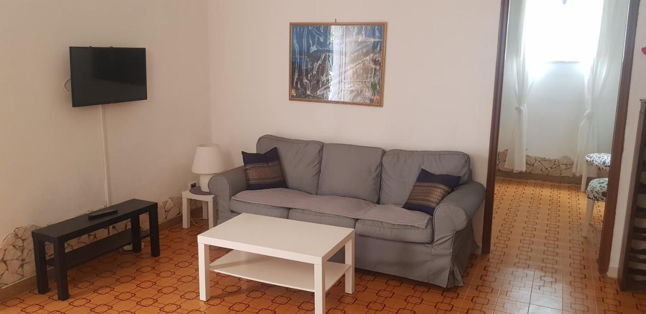 Casa Capri Lejlighed Giardini Naxos Eksteriør billede