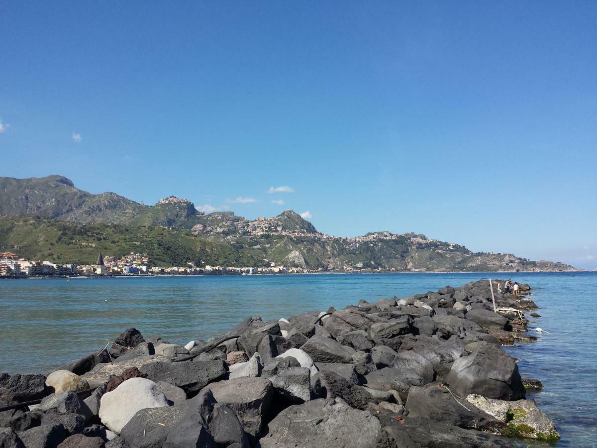 Casa Capri Lejlighed Giardini Naxos Eksteriør billede