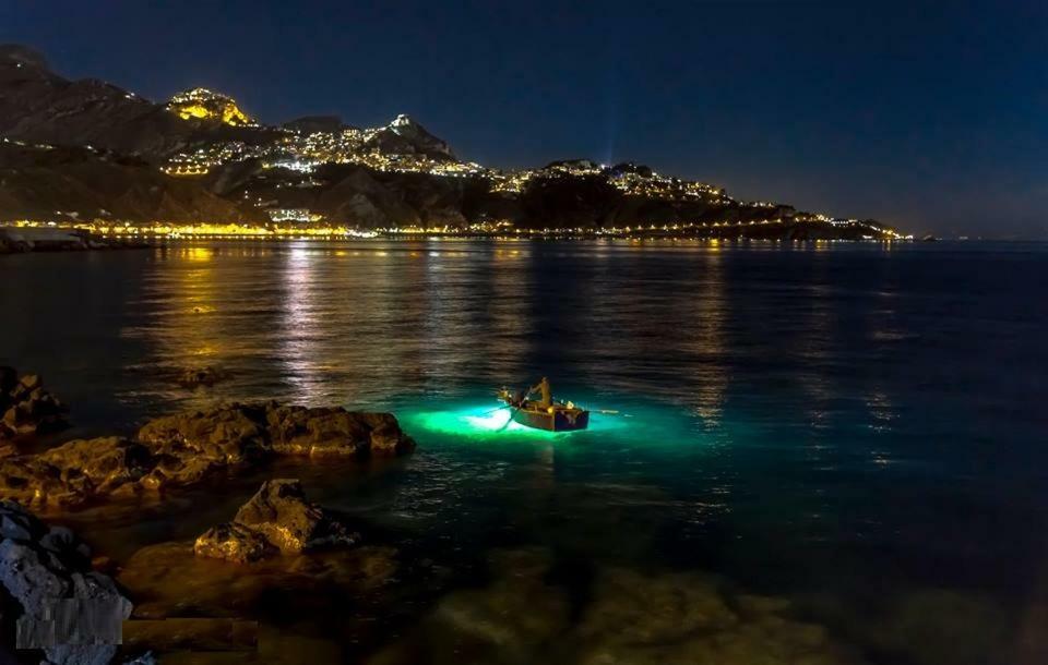 Casa Capri Lejlighed Giardini Naxos Eksteriør billede