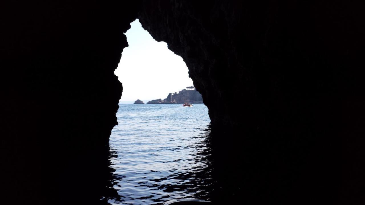 Casa Capri Lejlighed Giardini Naxos Eksteriør billede