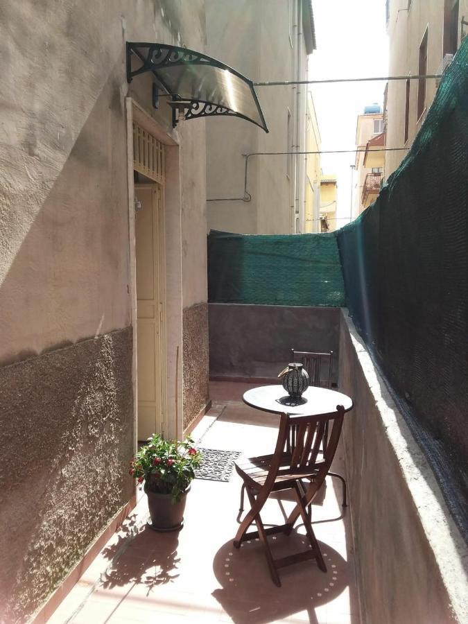 Casa Capri Lejlighed Giardini Naxos Eksteriør billede