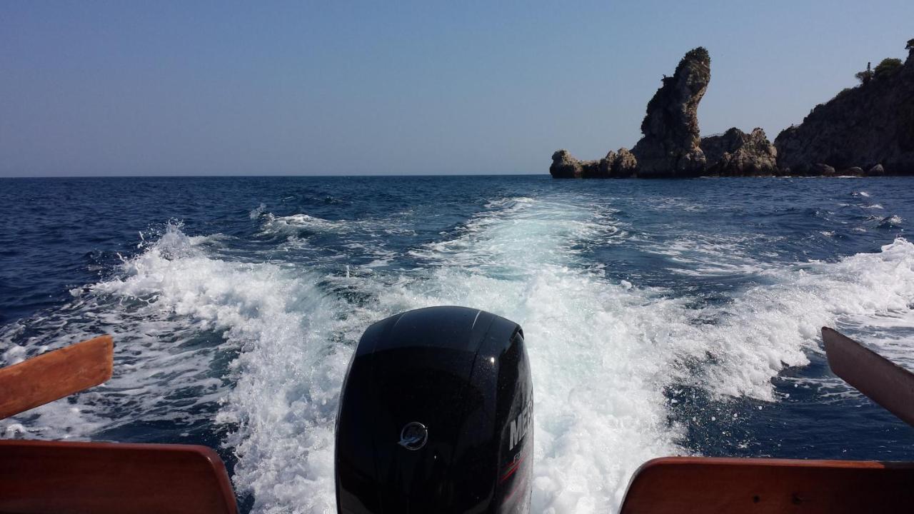 Casa Capri Lejlighed Giardini Naxos Eksteriør billede